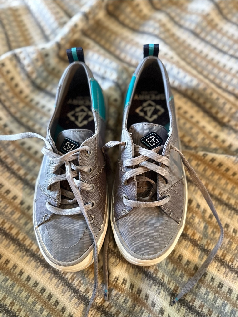 Sperry Women’s Grey Teal Crest Vibe Canvas Sneakers Size 5 (STS83720)
